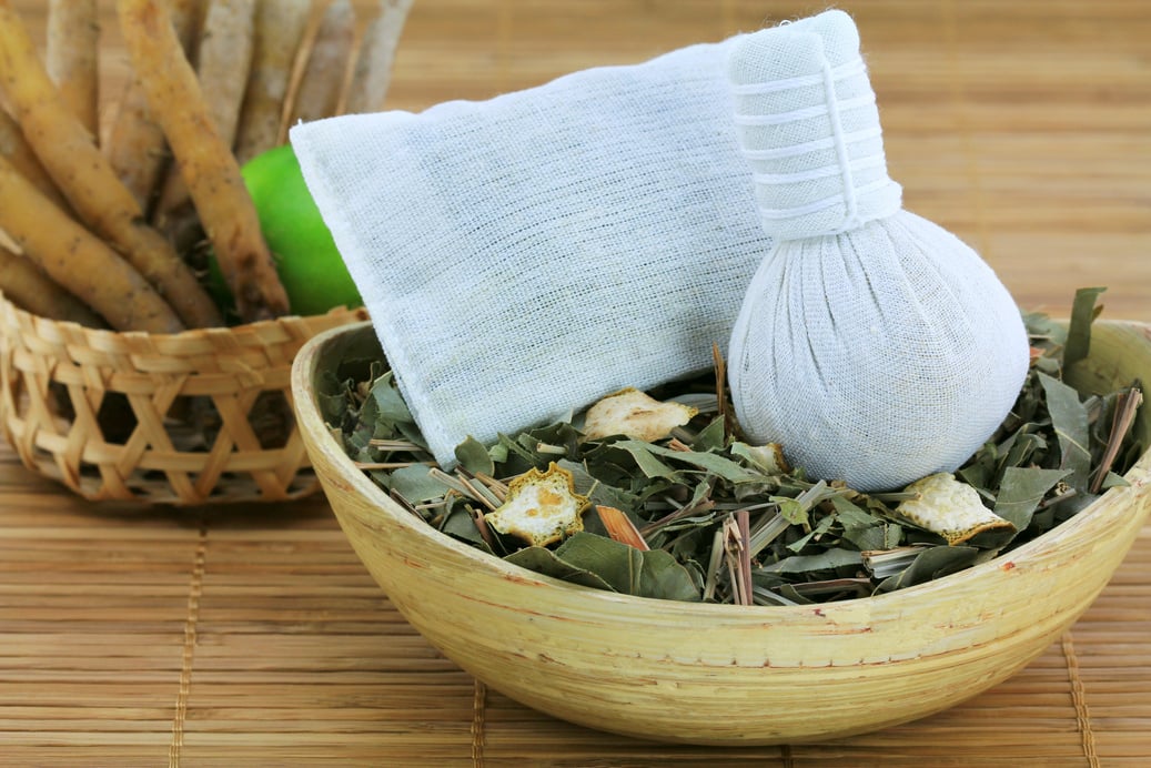 Aromatic Herbal Steam: traditional Thai compress